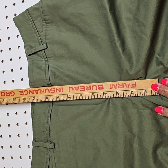 Talbots Perfect Shorts Sz 10 Moss Green - Picture 7 of 9